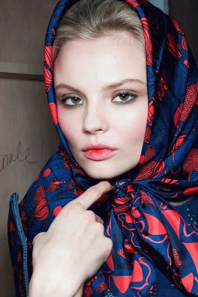 Lenços elegantes na cabeça outono-inverno 2017-2018