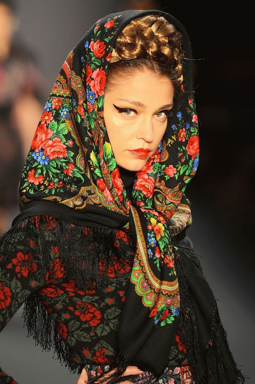 Lenços da moda para a estação fria 2017-2018