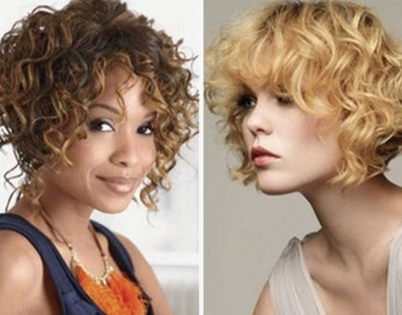 Bob caret com mechas alongadas de cachos