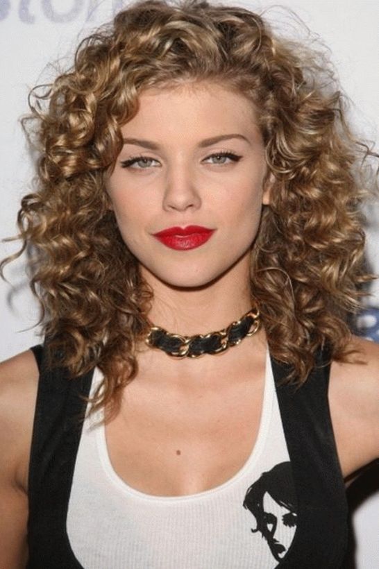 Corte de cabelo para cabelos cacheados médios