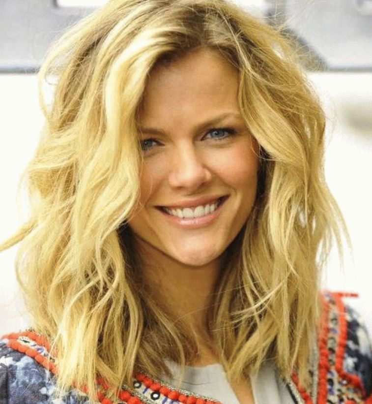 Cachos em cabelos médios