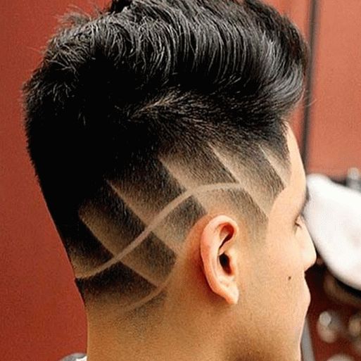 Penteado masculino com laterais raspadas