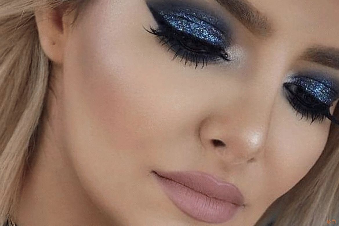 Maquiagem de Natal na moda 2020 - novas idéias